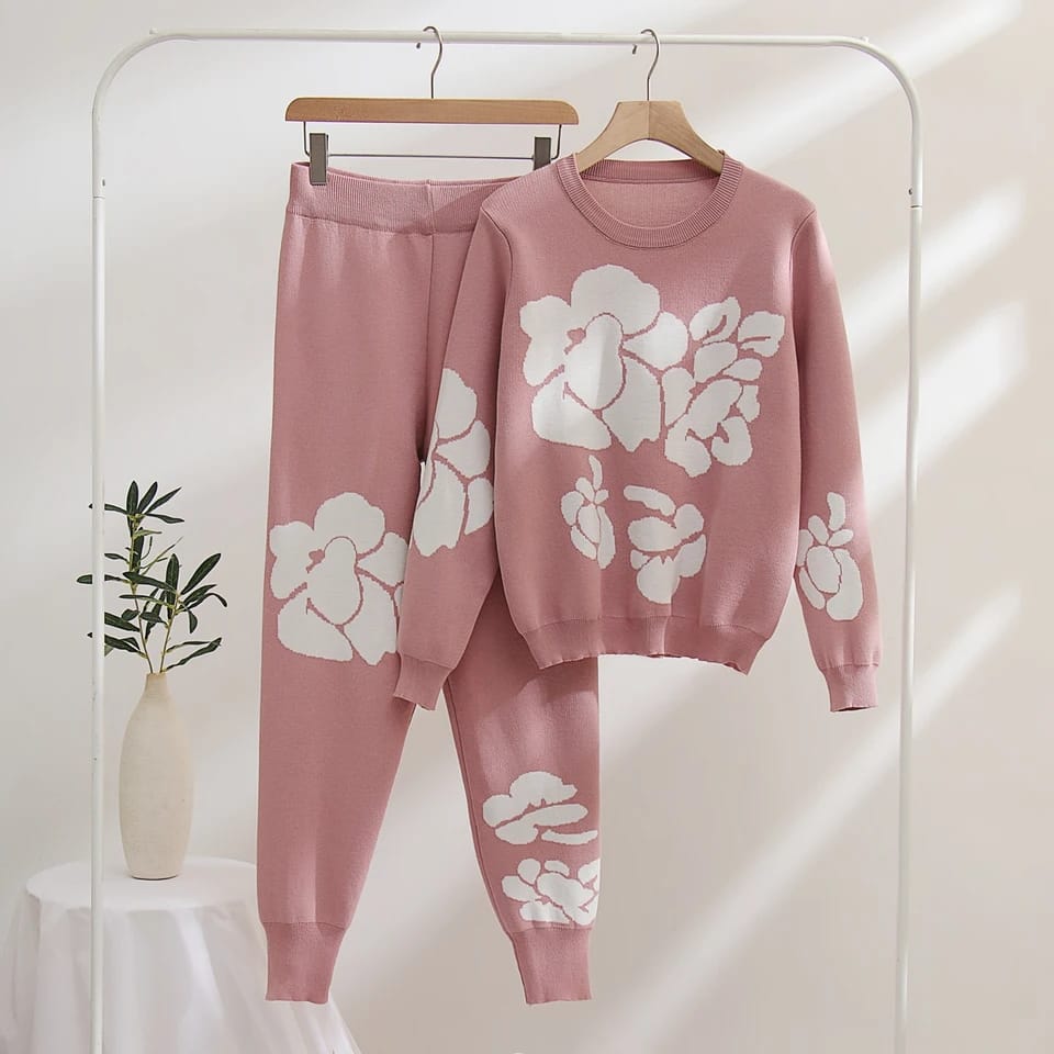 White Rose Printed Style 2-Pcs Winter Tracksuit For Her